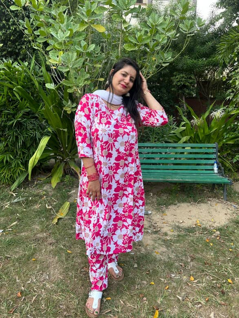 Women Pink & White Cotton Blend Floral Printed Kurta & Pant With Dupatta