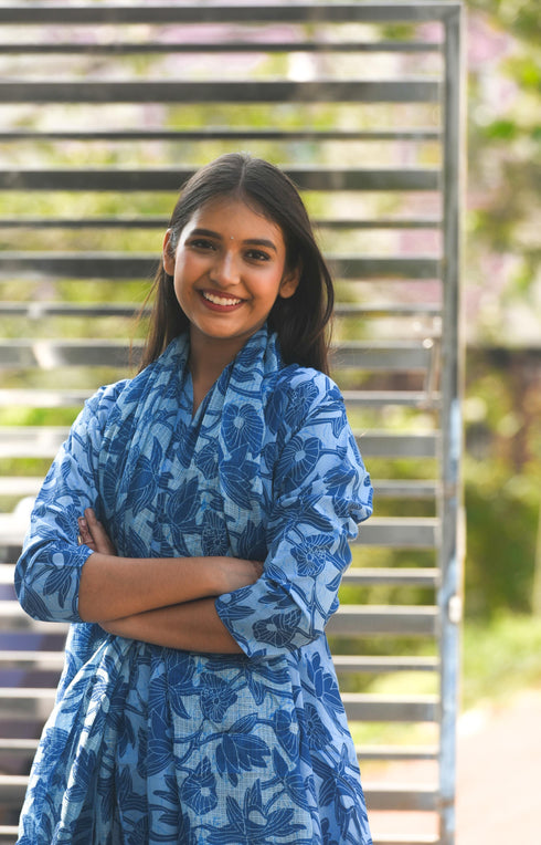 Women Cotton Blend Floral Printed Kurta & Pant With Dupatta