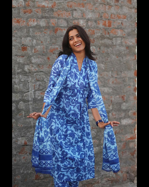Women Cotton Blend Floral Printed Kurta & Pant With Dupatta