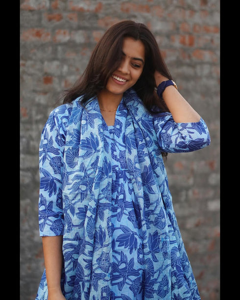 Women Cotton Blend Floral Printed Kurta & Pant With Dupatta