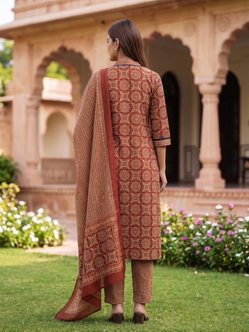 Maroon & Beige Cotton Blend Jaipuri Printed Kurta & Pant With Dupatta