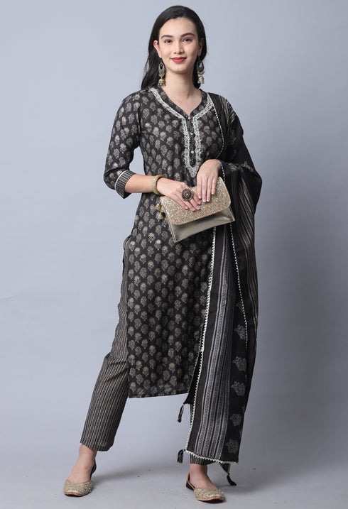 Grey Muslin Jaipuri Embroidered Kurta Set With Dupatta