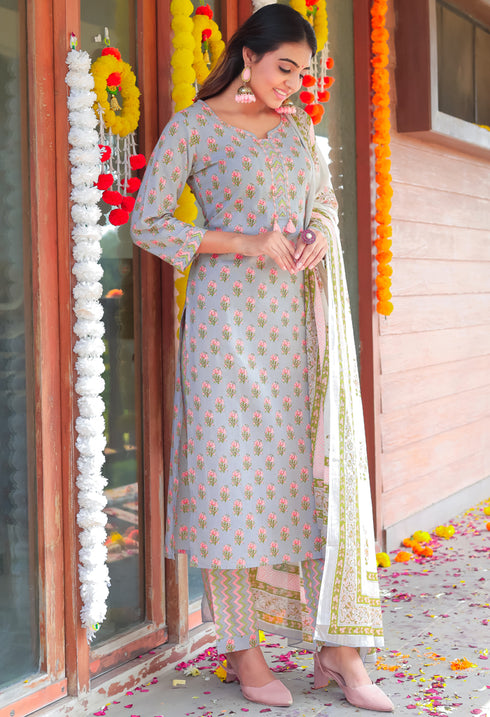 Grey & Peach Pure Cotton Jaipuri Printed  Kurta Set With Dupatta