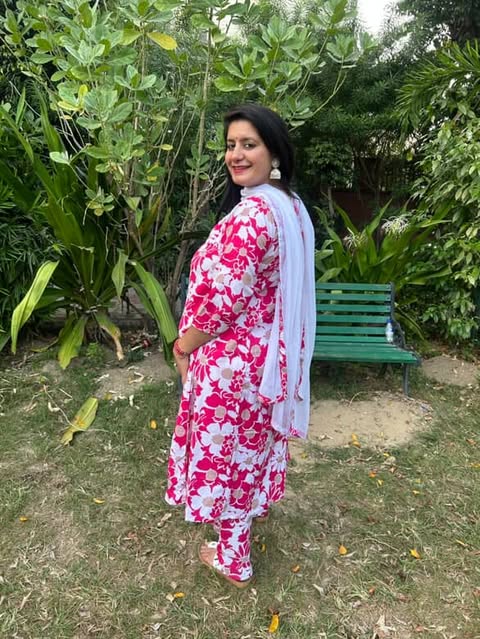 Women Pink & White Cotton Blend  Floral Printed Kurta & Pant With Dupatta