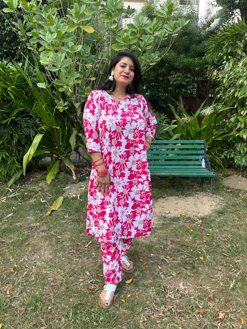 Women Pink & White Cotton Blend  Floral Printed Kurta & Pant With Dupatta