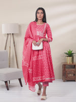 Load and play video in Gallery viewer, Pink &amp; White Pure Cambric Cotton Floral Embroidered Kurta Set With Dupatta