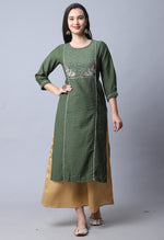 Load image into Gallery viewer, Green Pure Cambric Cotton Embroidered Kurti
