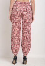 Load image into Gallery viewer, Pink &amp; Maroon Pure Cotton Geometric Opaque Harem Pant